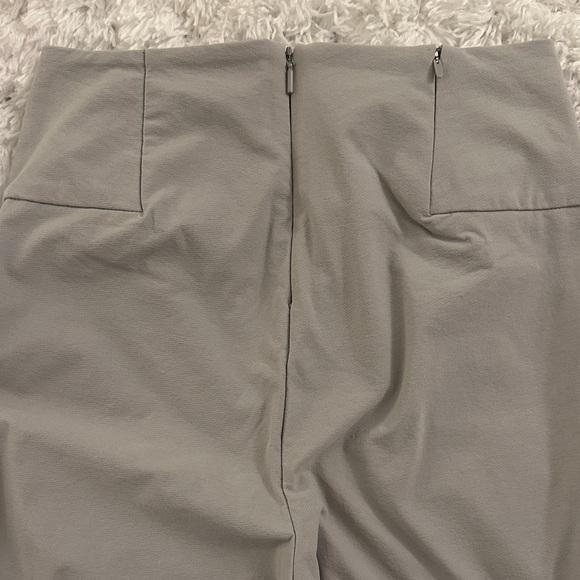 Athleta Gray Zippered Pants - Picture 4 of 5
